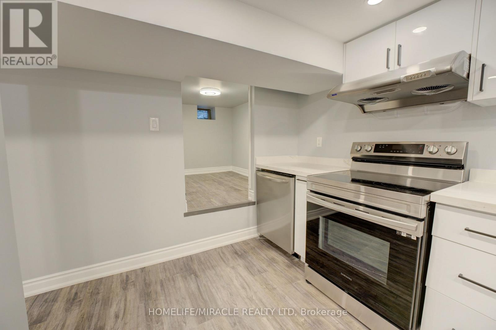 85 Silverstone Drive, Toronto, Ontario  M9V 3G4 - Photo 34 - W13689426