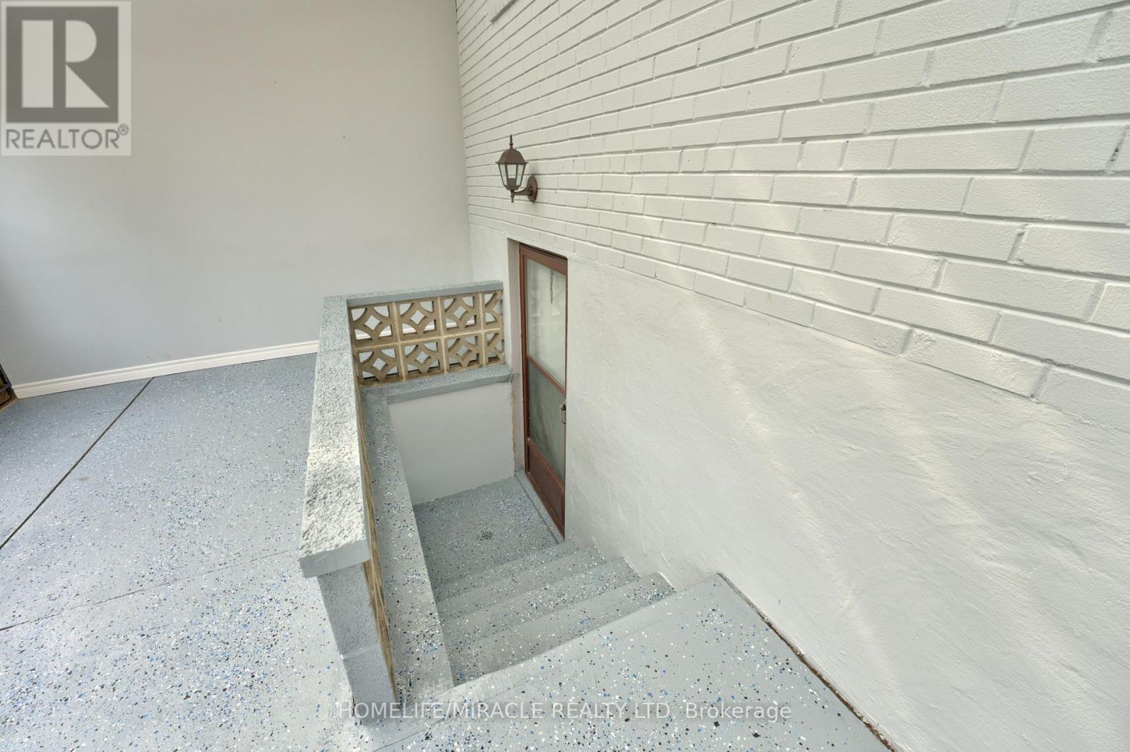 85 Silverstone Drive, Toronto, Ontario  M9V 3G4 - Photo 35 - W13689426