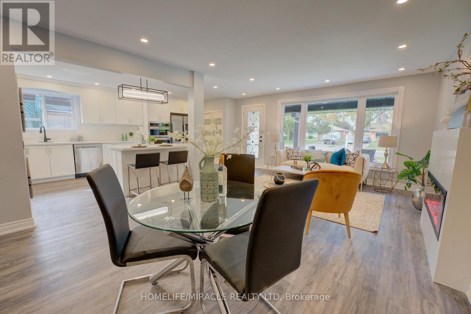 85 Silverstone Drive, Toronto, Ontario  M9V 3G4 - Photo 6 - W13689426