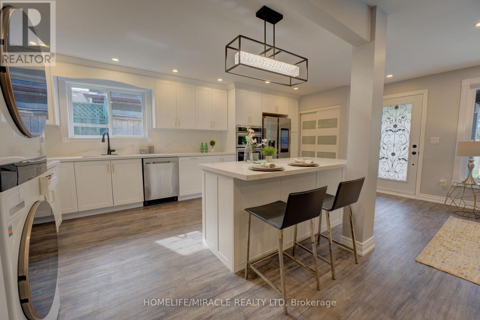 85 Silverstone Drive, Toronto, Ontario  M9V 3G4 - Photo 7 - W13689426
