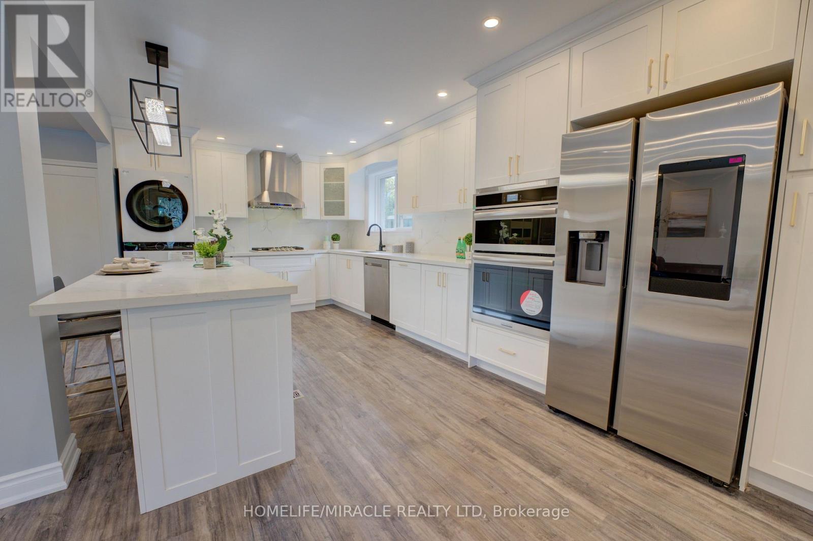 85 Silverstone Drive, Toronto, Ontario  M9V 3G4 - Photo 8 - W13689426