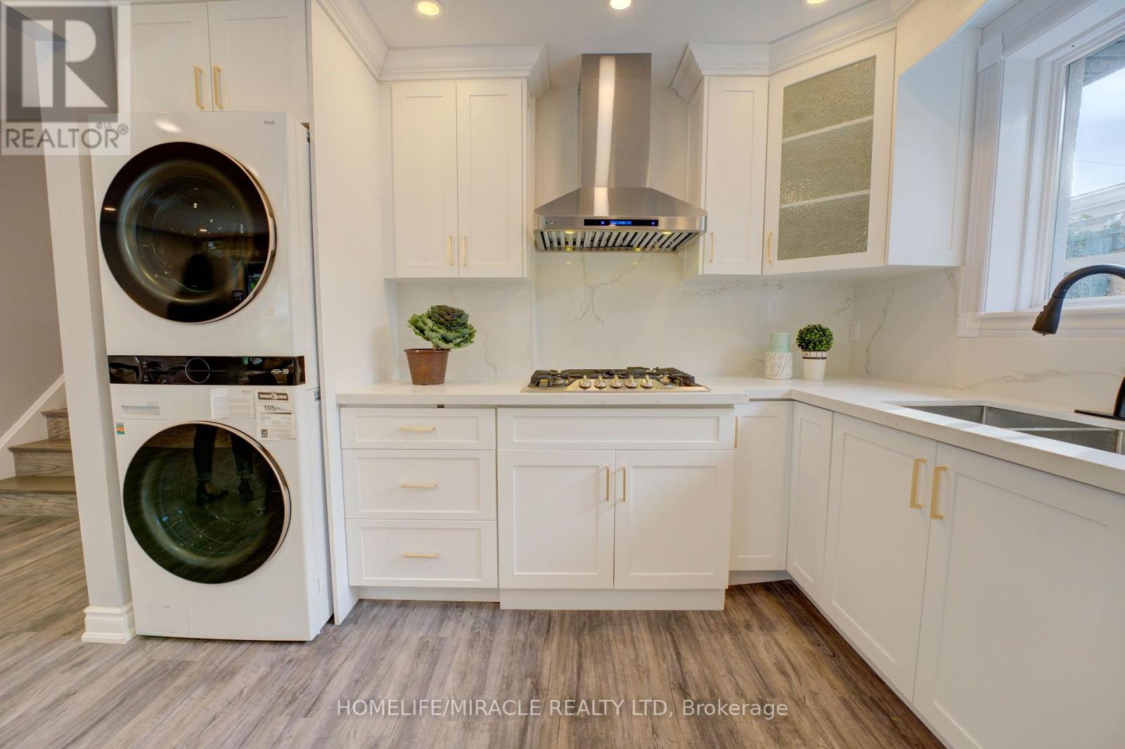 85 Silverstone Drive, Toronto, Ontario  M9V 3G4 - Photo 9 - W13689426