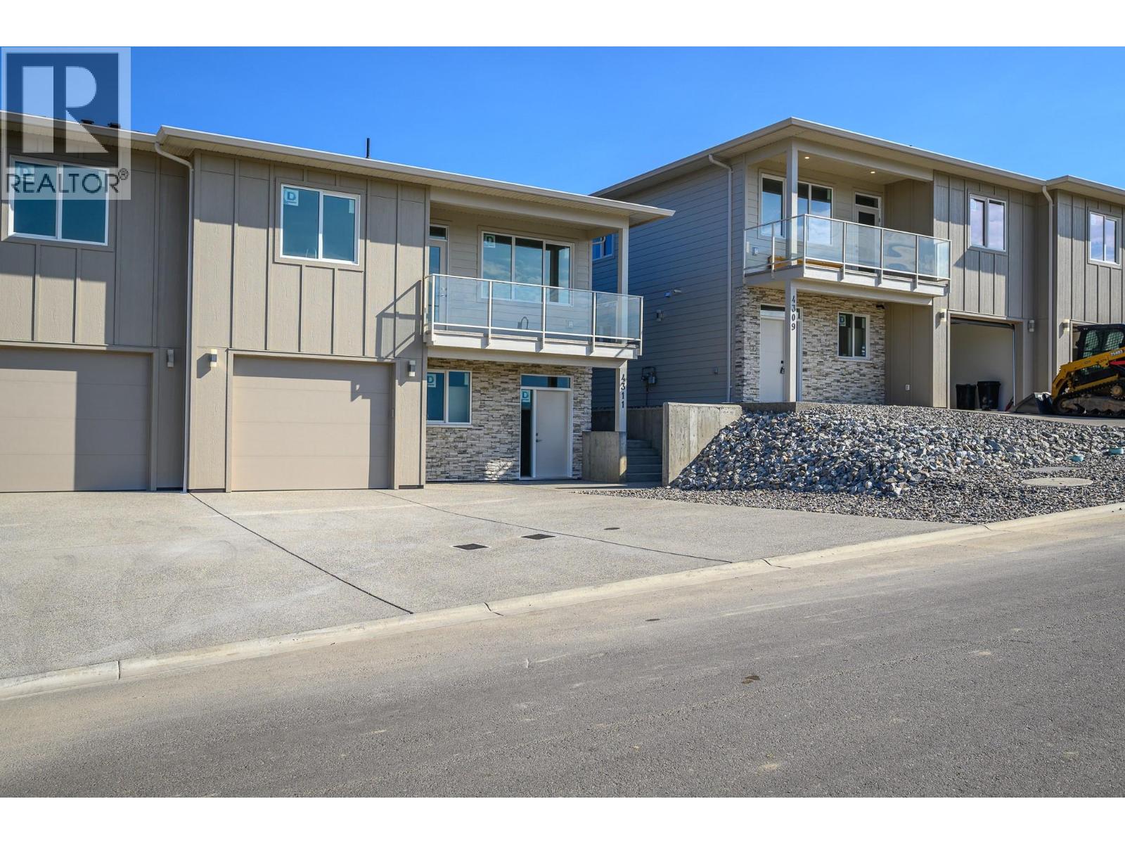 4311 Painted Turtle Drive, Vernon, British Columbia  V1H 1A2 - Photo 2 - 10398062
