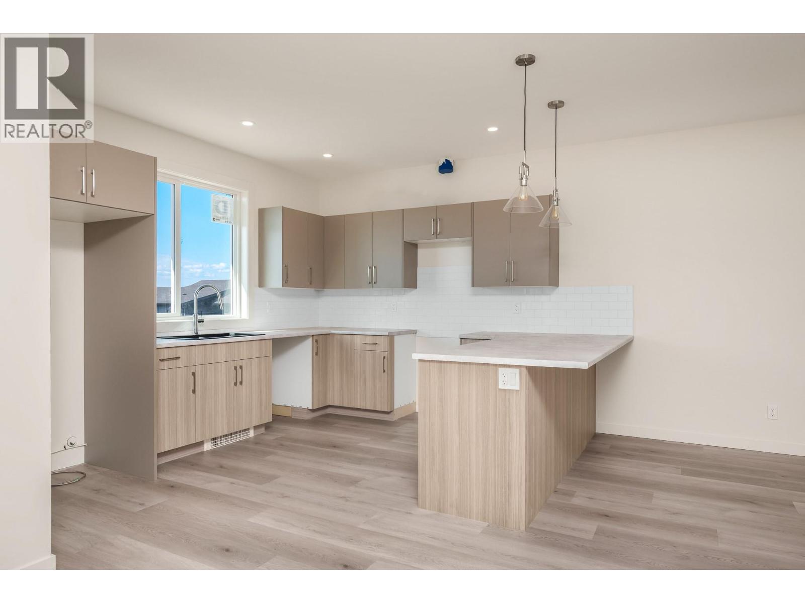 4311 Painted Turtle Drive, Vernon, British Columbia  V1H 1A2 - Photo 11 - 10398062