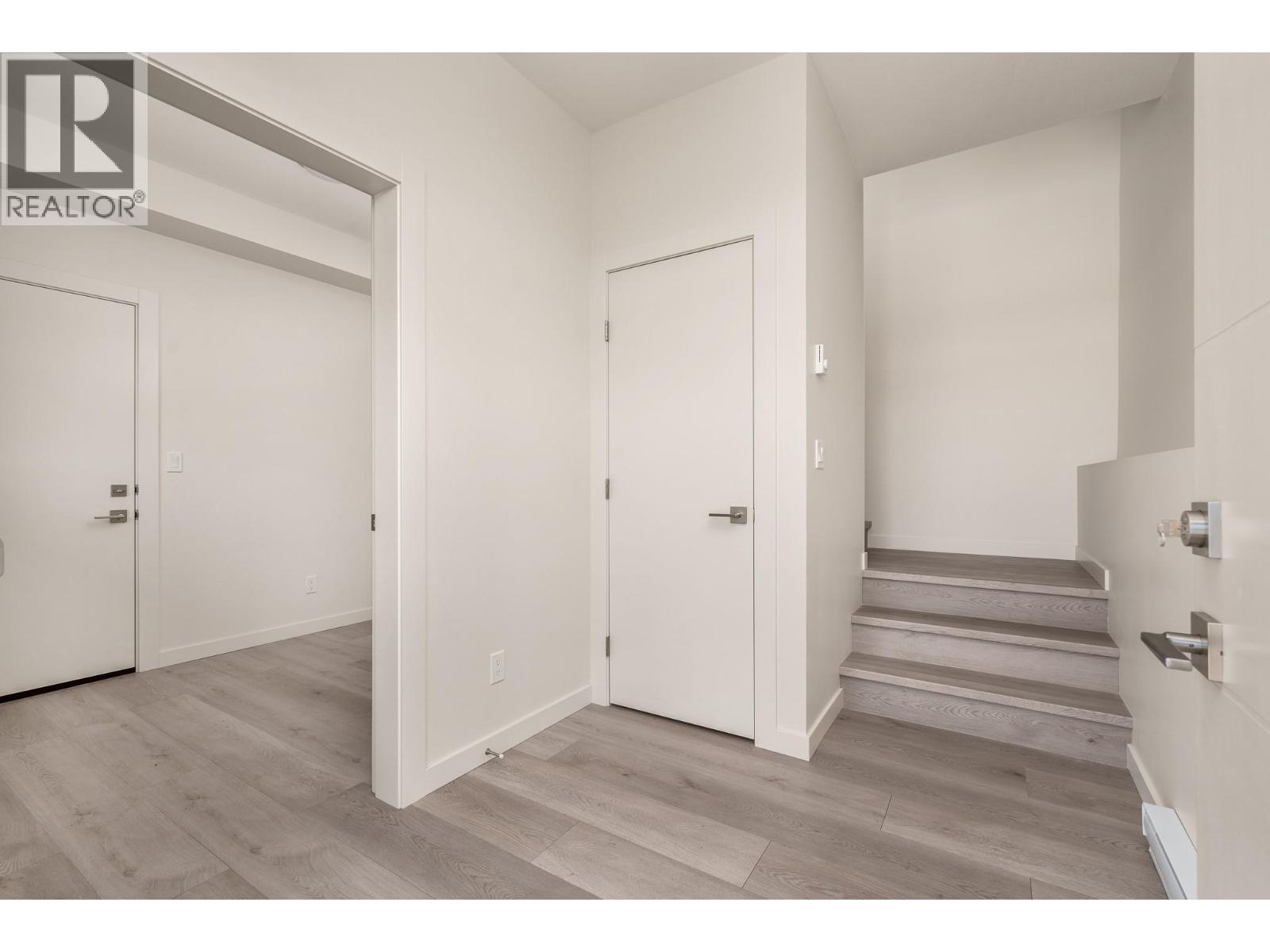 4311 Painted Turtle Drive, Vernon, British Columbia  V1H 1A2 - Photo 6 - 10398062