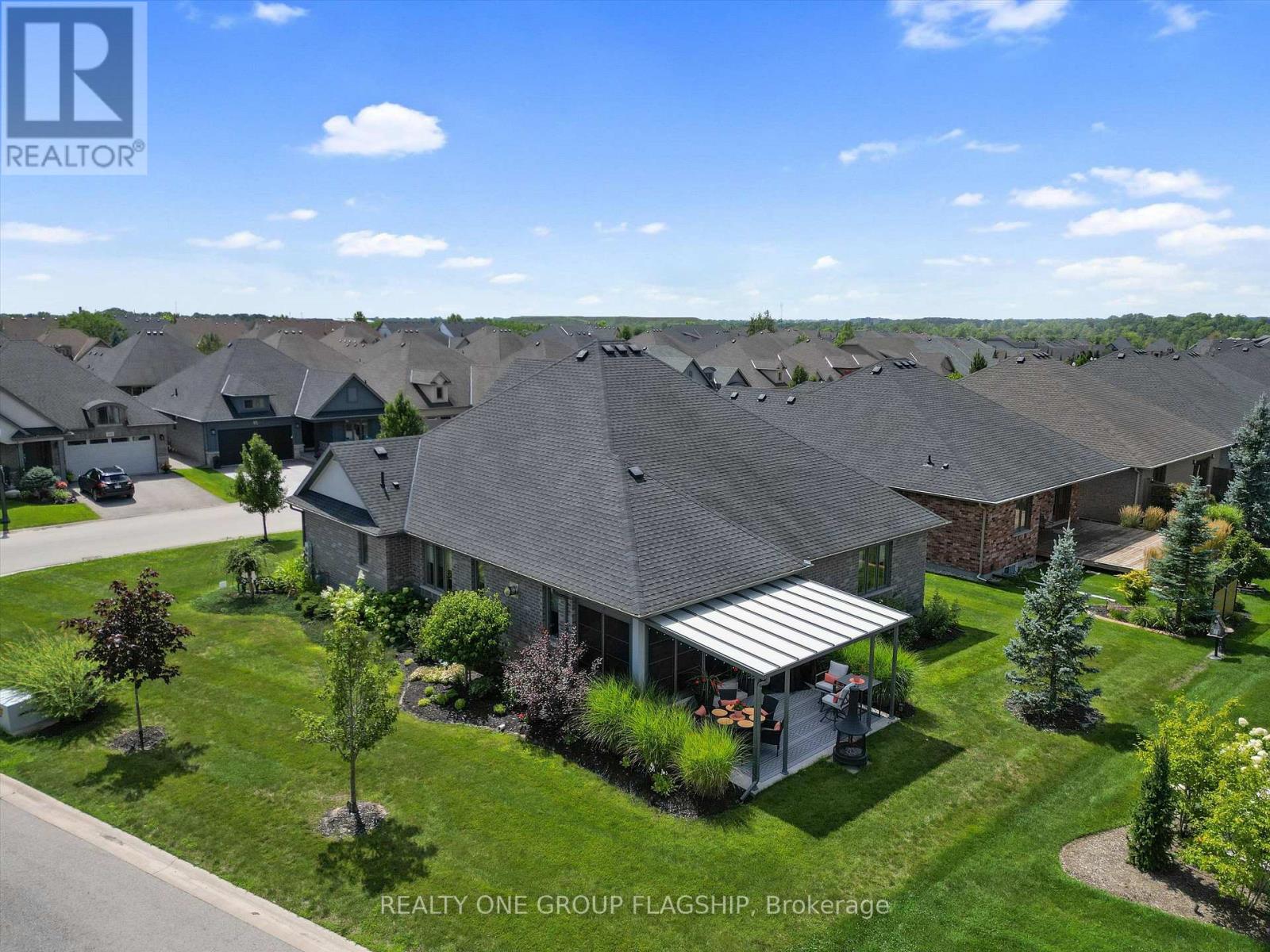 104 Berwick Trail, Welland, Ontario  L3B 0C8 - Photo 3 - X13689360