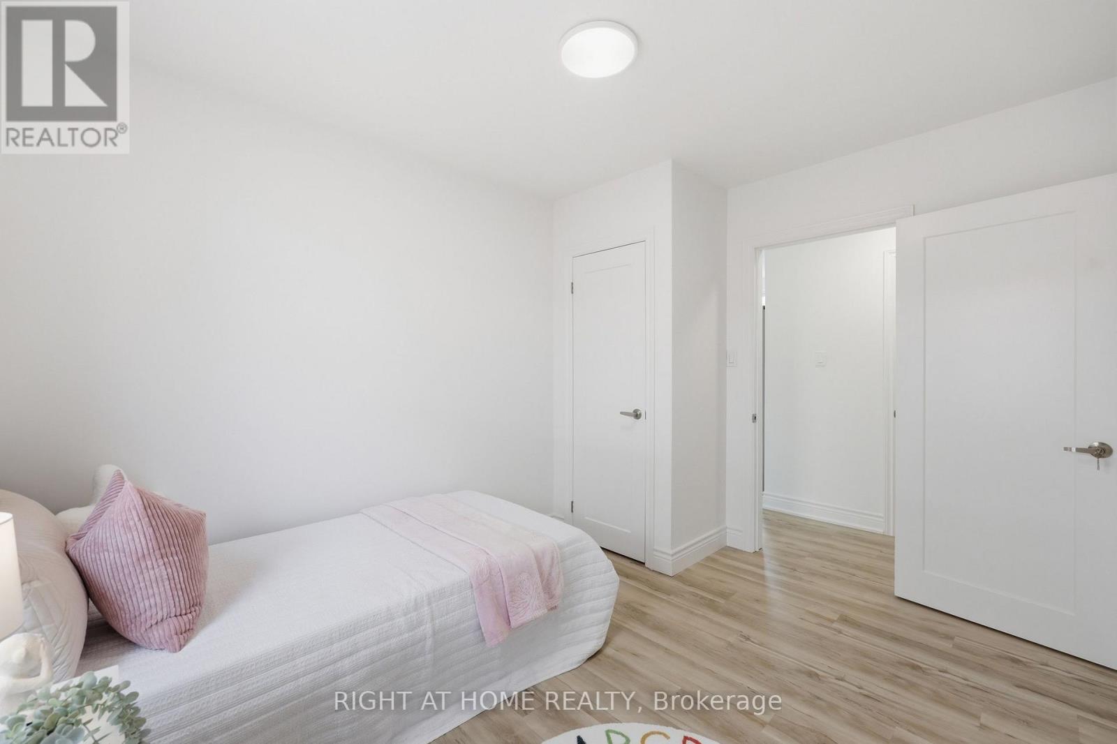 156 E 36th Street, Hamilton, Ontario  L8V 3Z4 - Photo 14 - X13689468
