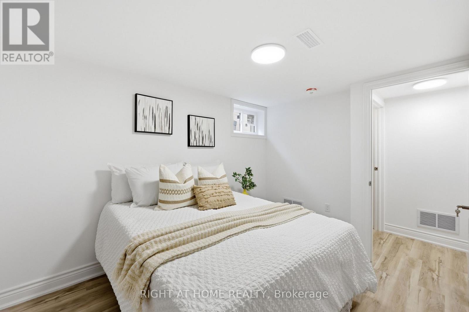 156 E 36th Street, Hamilton, Ontario  L8V 3Z4 - Photo 32 - X13689468