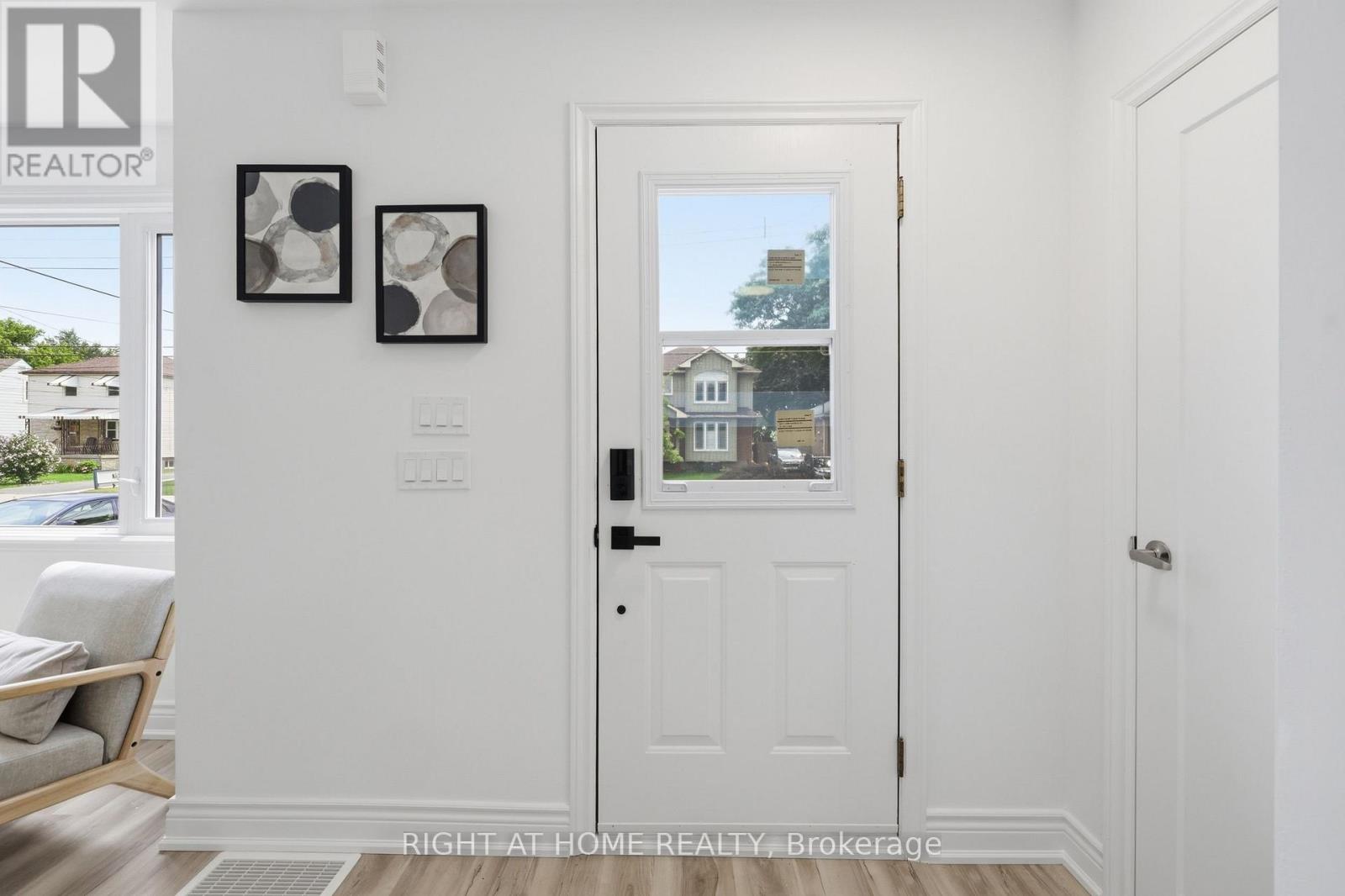 156 E 36th Street, Hamilton, Ontario  L8V 3Z4 - Photo 6 - X13689468