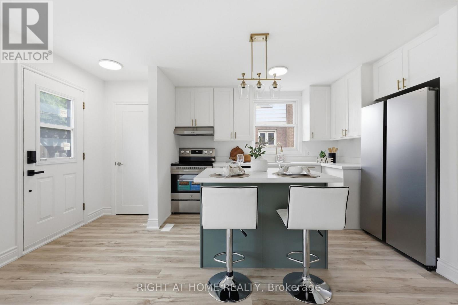 156 E 36th Street, Hamilton, Ontario  L8V 3Z4 - Photo 8 - X13689468