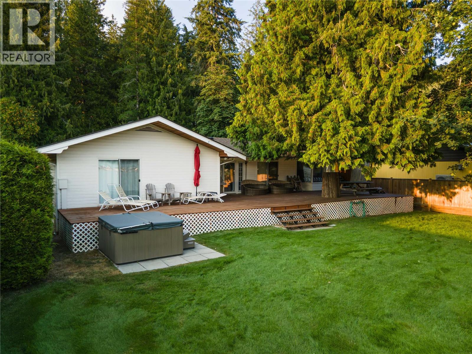 413 97a Highway, Sicamous, British Columbia  V0E 2V1 - Photo 5 - 10398054