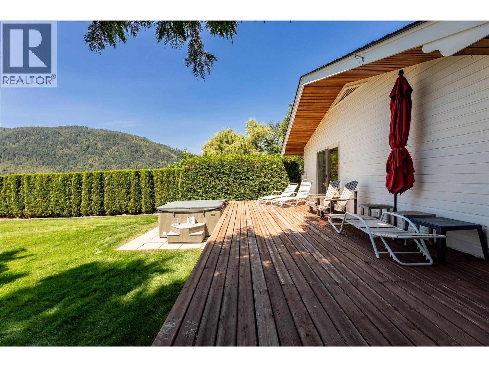 413 97a Highway, Sicamous, British Columbia  V0E 2V1 - Photo 4 - 10398054
