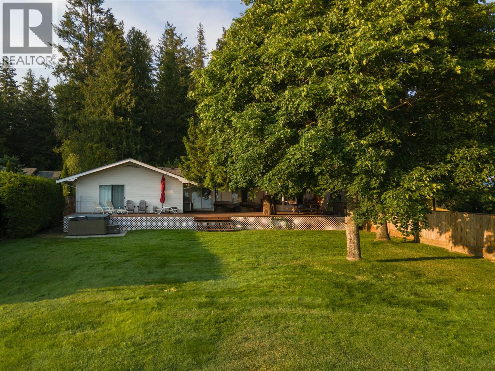 413 97a Highway, Sicamous, British Columbia  V0E 2V1 - Photo 14 - 10398054