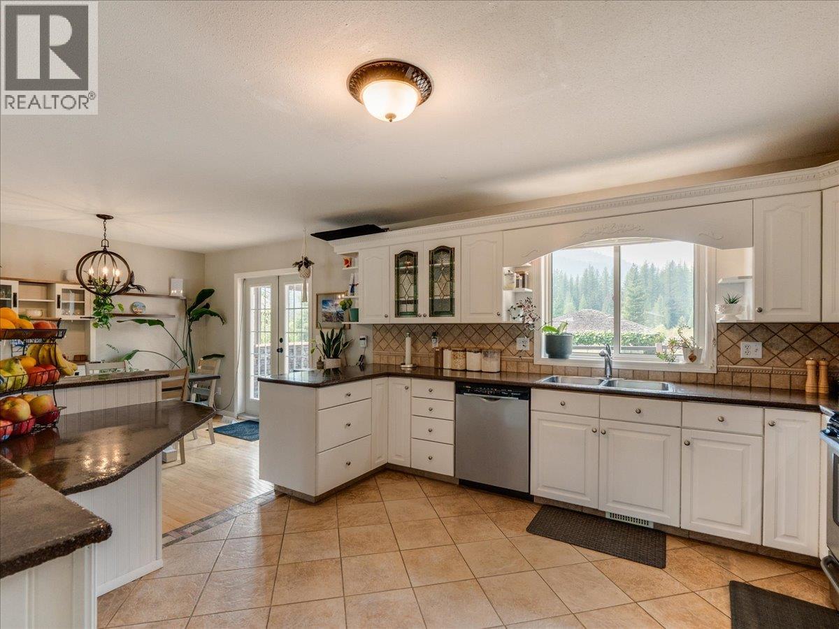 1328 Glendale Avenue, Salmo, British Columbia  V0G 1Z0 - Photo 13 - 10396699