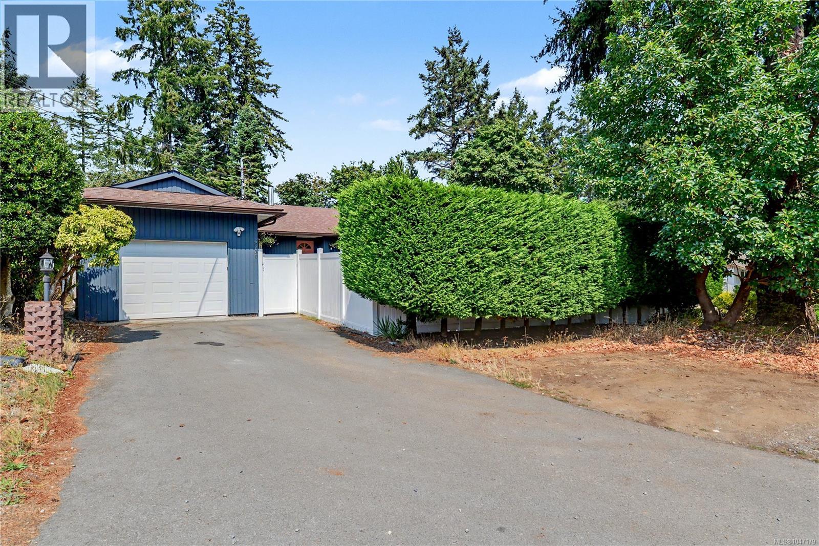 3730 Departure Bay Rd, Nanaimo, British Columbia