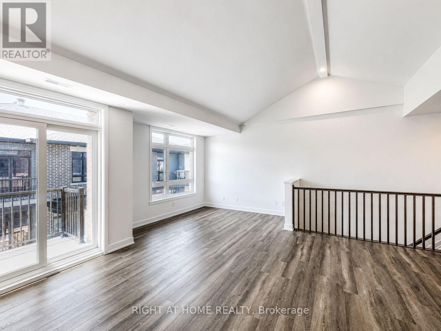 L - 300 Tulum Crescent, Ottawa, Ontario K2S 2Y4 - Photo 2 - X13689472