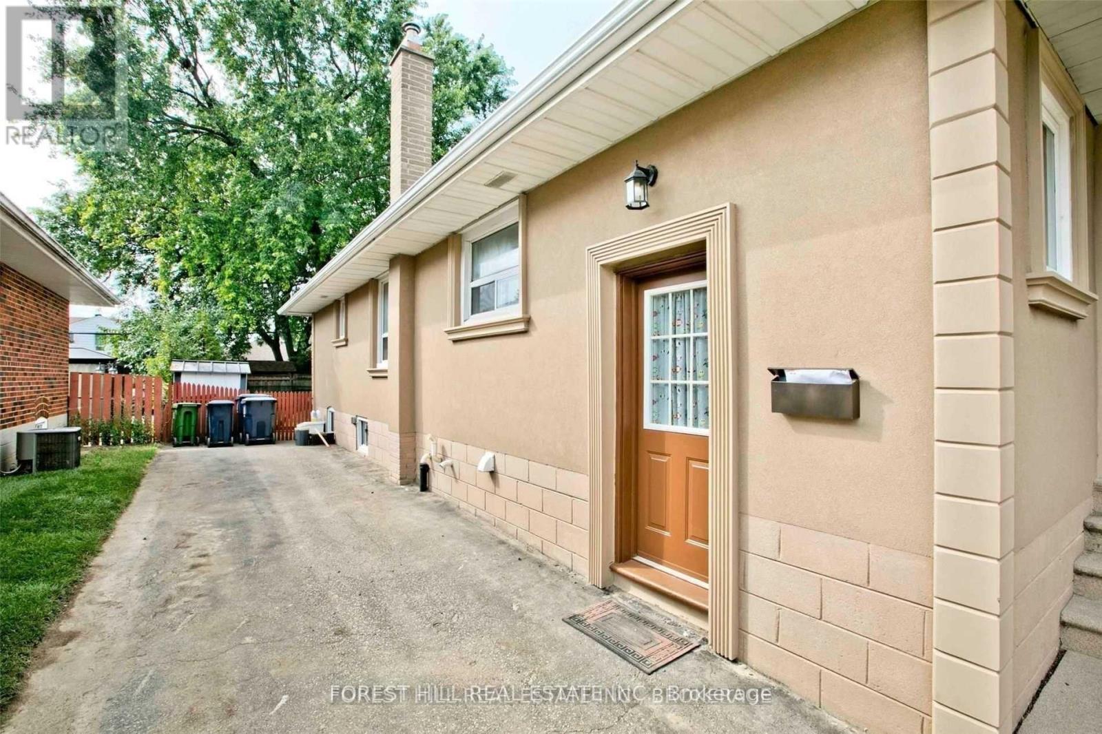 25 Joanna Drive, Toronto, Ontario  M1R 4H9 - Photo 3 - E13689500