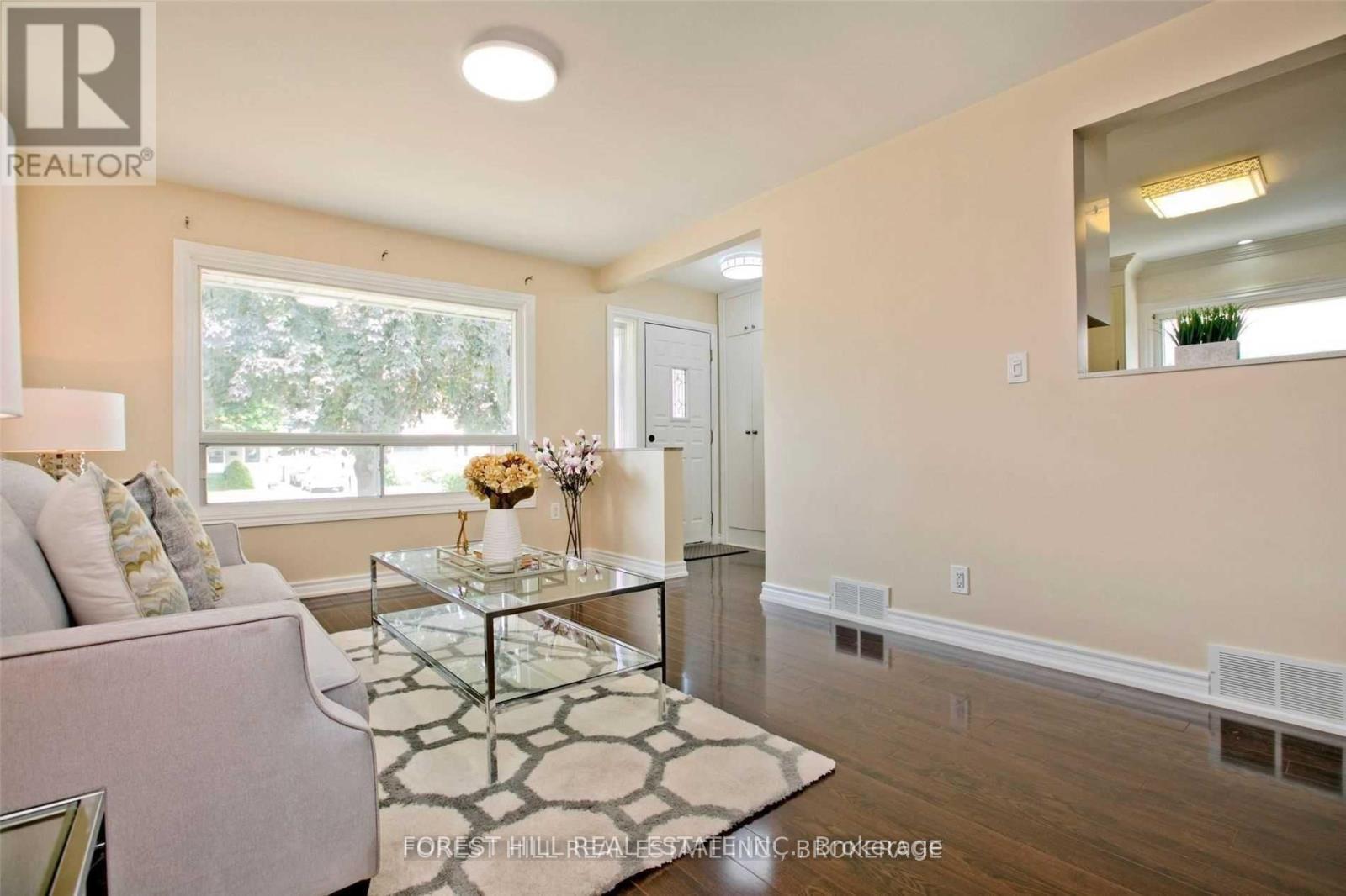 25 Joanna Drive, Toronto, Ontario  M1R 4H9 - Photo 5 - E13689500