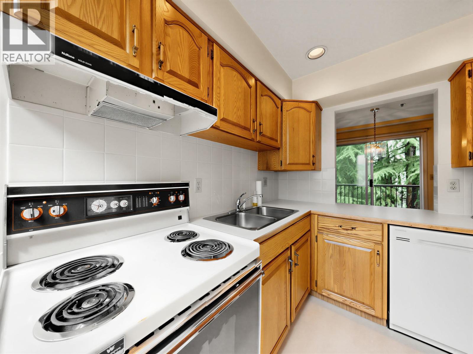 10 7110 Barnet Road, Burnaby, British Columbia  V5A 4S3 - Photo 10 - R3156984