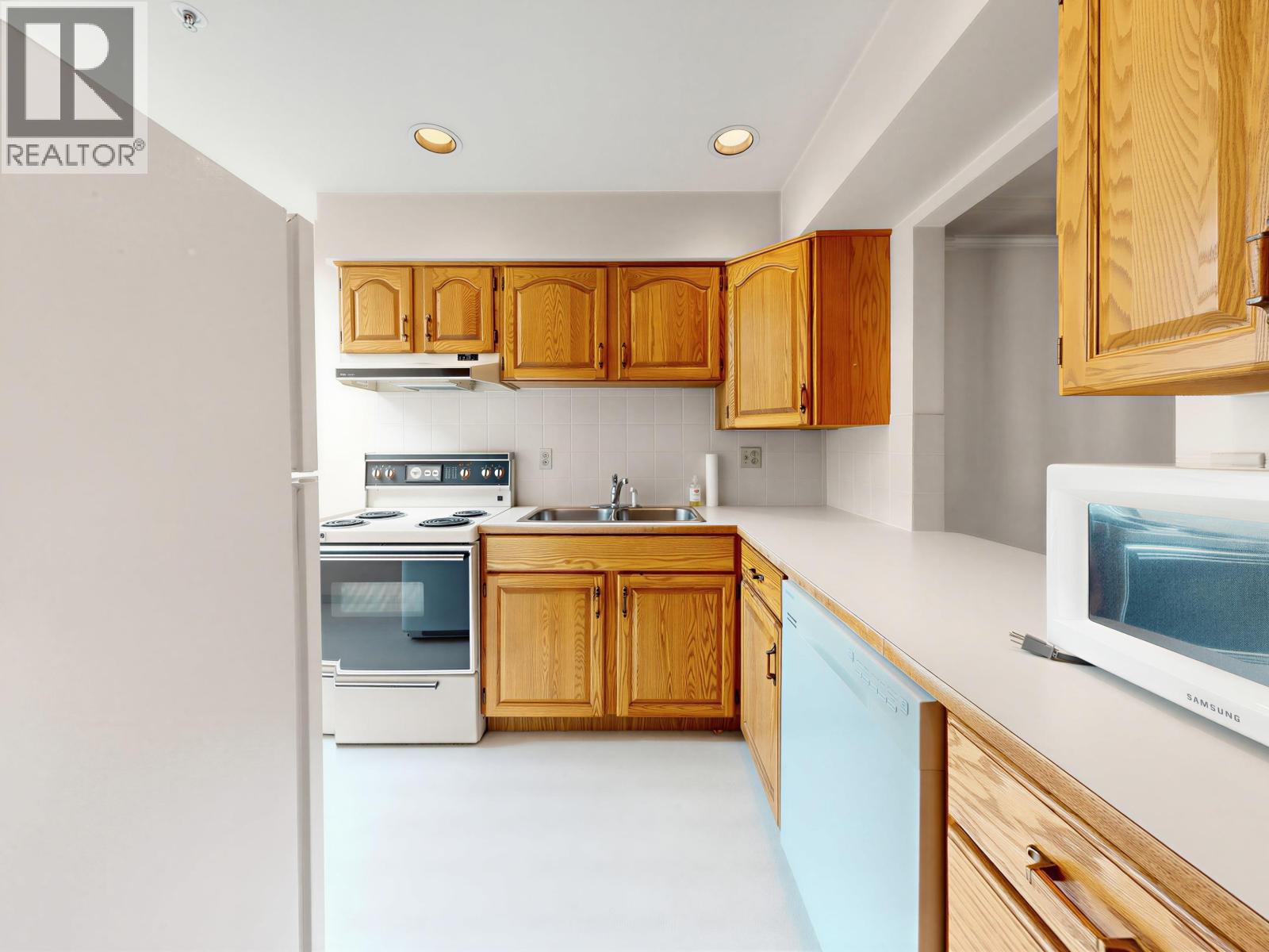 10 7110 Barnet Road, Burnaby, British Columbia  V5A 4S3 - Photo 8 - R3156984