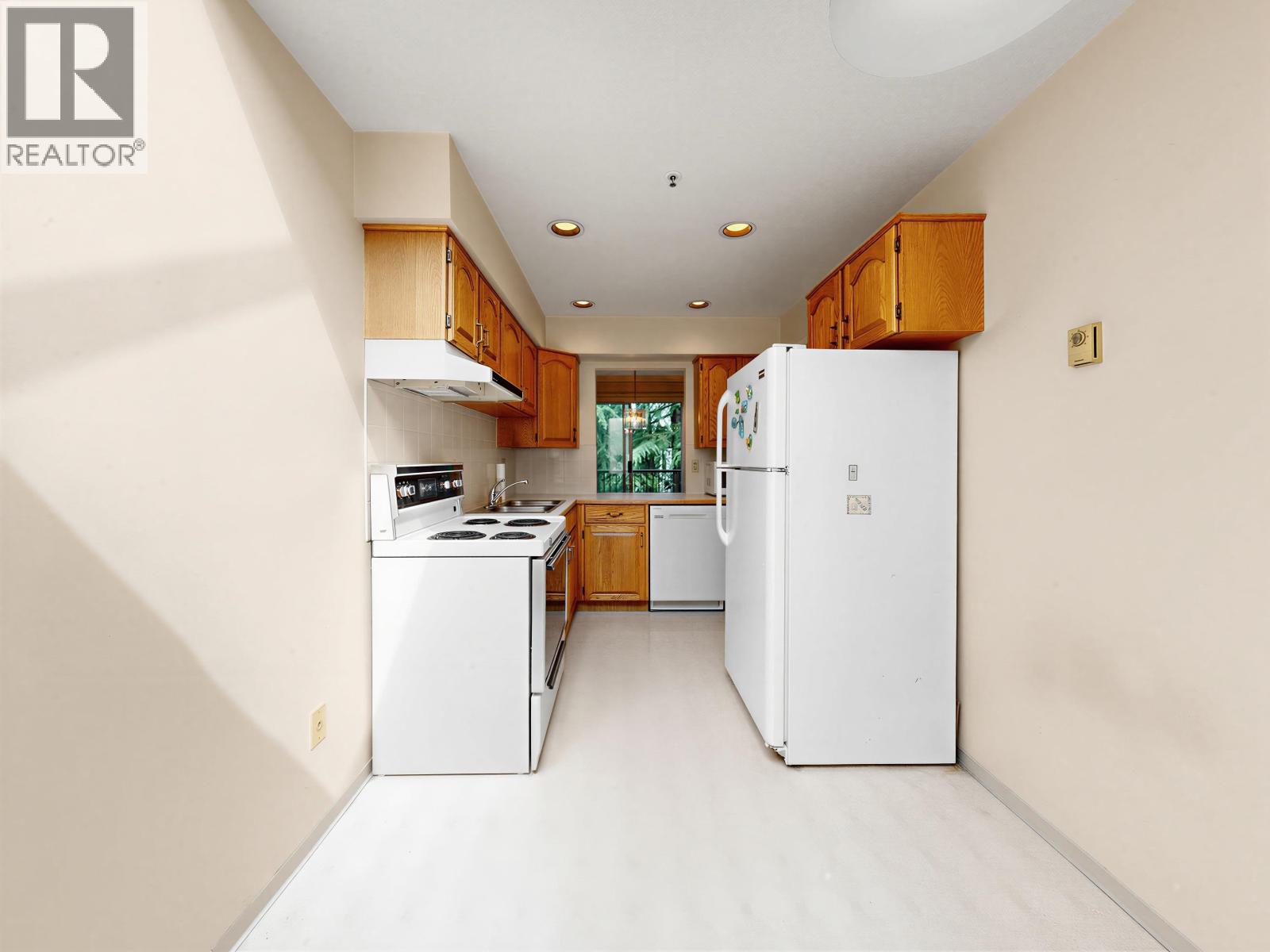 10 7110 Barnet Road, Burnaby, British Columbia  V5A 4S3 - Photo 9 - R3156984