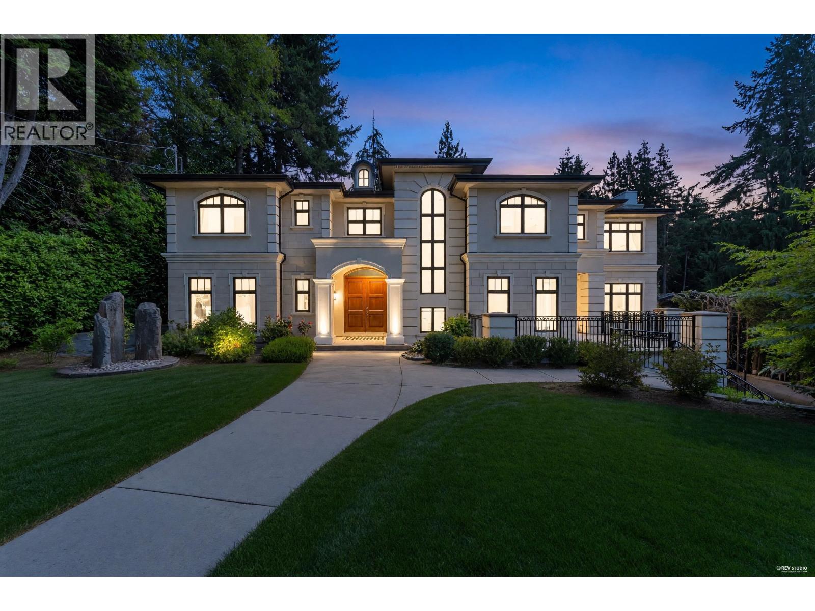 920 3rd Street, West Vancouver, British Columbia  V7T 2J3 - Photo 2 - R3156972