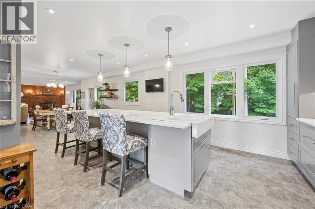 667 Fern Road, Waterloo, Ontario  N2V 1G4 - Photo 3 - 40851070