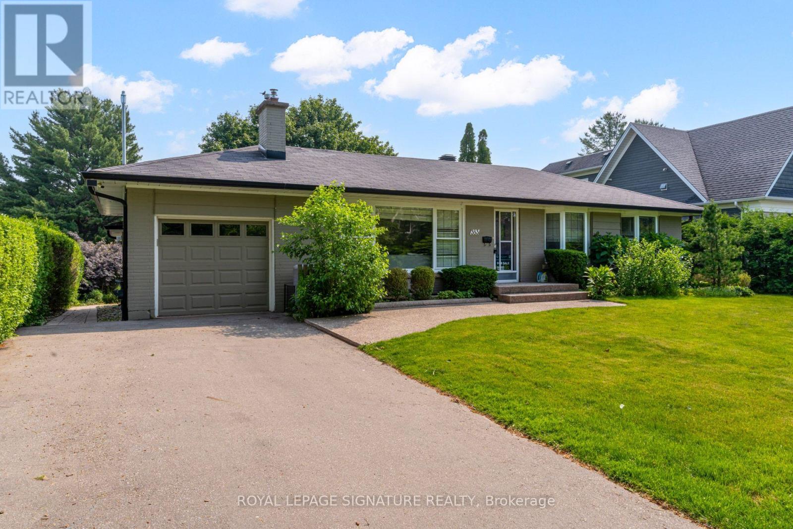 383 Maplehurst Avenue, Oakville (Br Bronte), Ontario  L6L 4Y3 - Photo 10 - W13689488