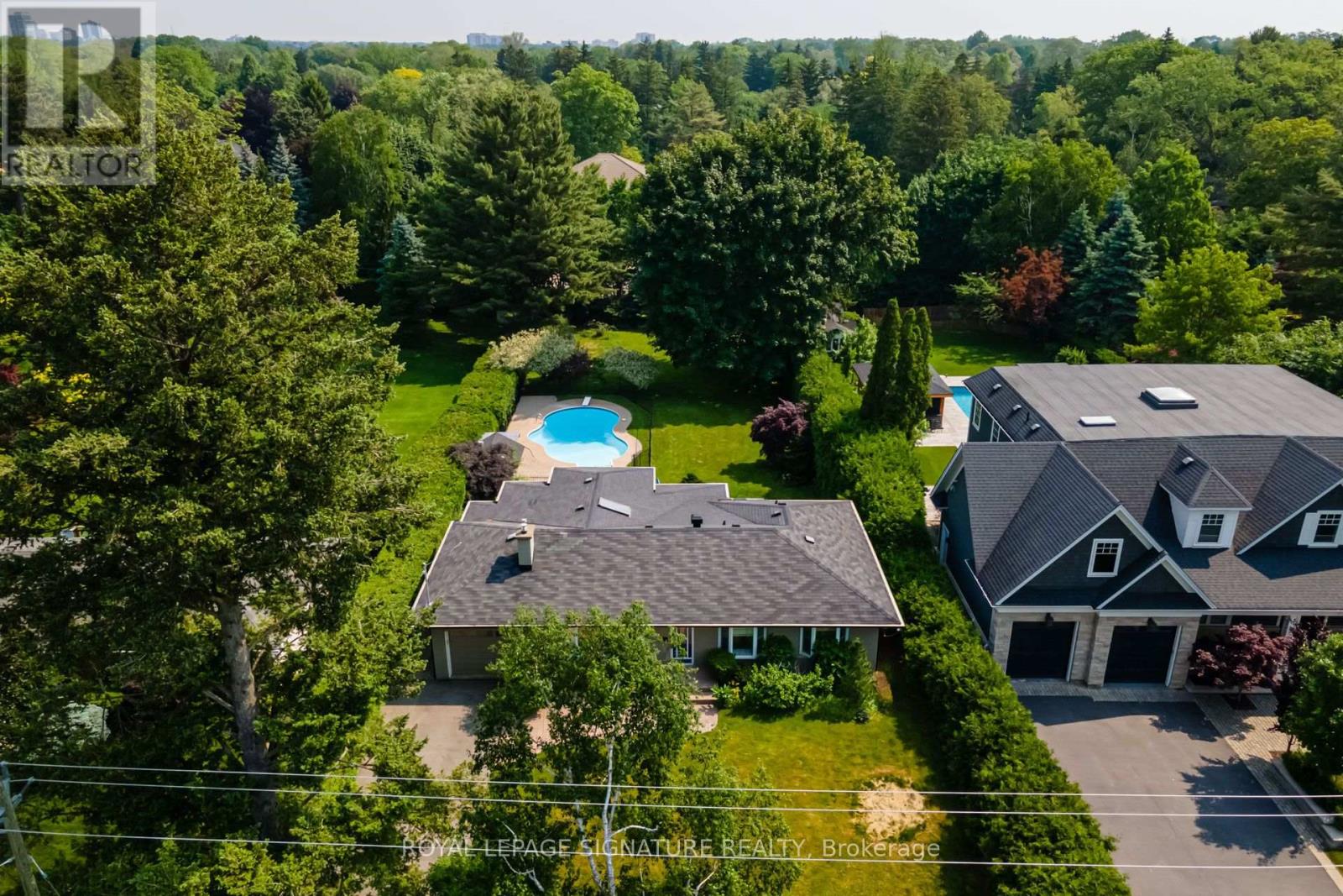 383 Maplehurst Avenue, Oakville (Br Bronte), Ontario  L6L 4Y3 - Photo 4 - W13689488