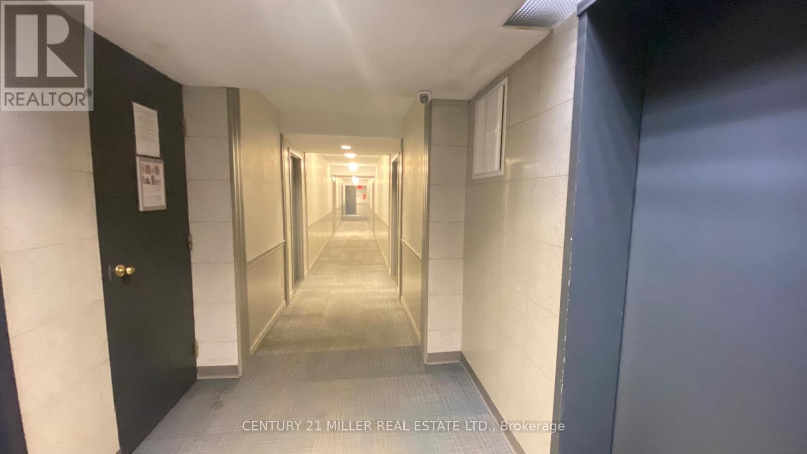 1702 - 285 Enfield Place, Mississauga (City Centre), Ontario  L5B 3Y6 - Photo 2 - W13689508