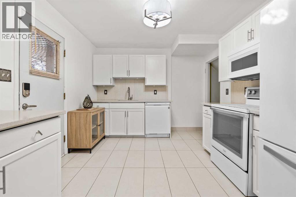 554 Killarney Glen Court SW, Calgary, Alberta T3E 7H4 - Photo 8 - A2337776