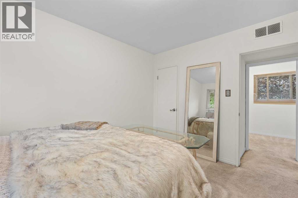 554 Killarney Glen Court SW, Calgary, Alberta T3E 7H4 - Photo 13 - A2337776