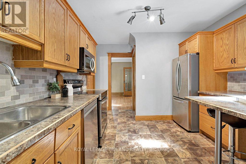 46 Rosebery Place, St. Thomas, Ontario  N5R 2H7 - Photo 11 - X13689580