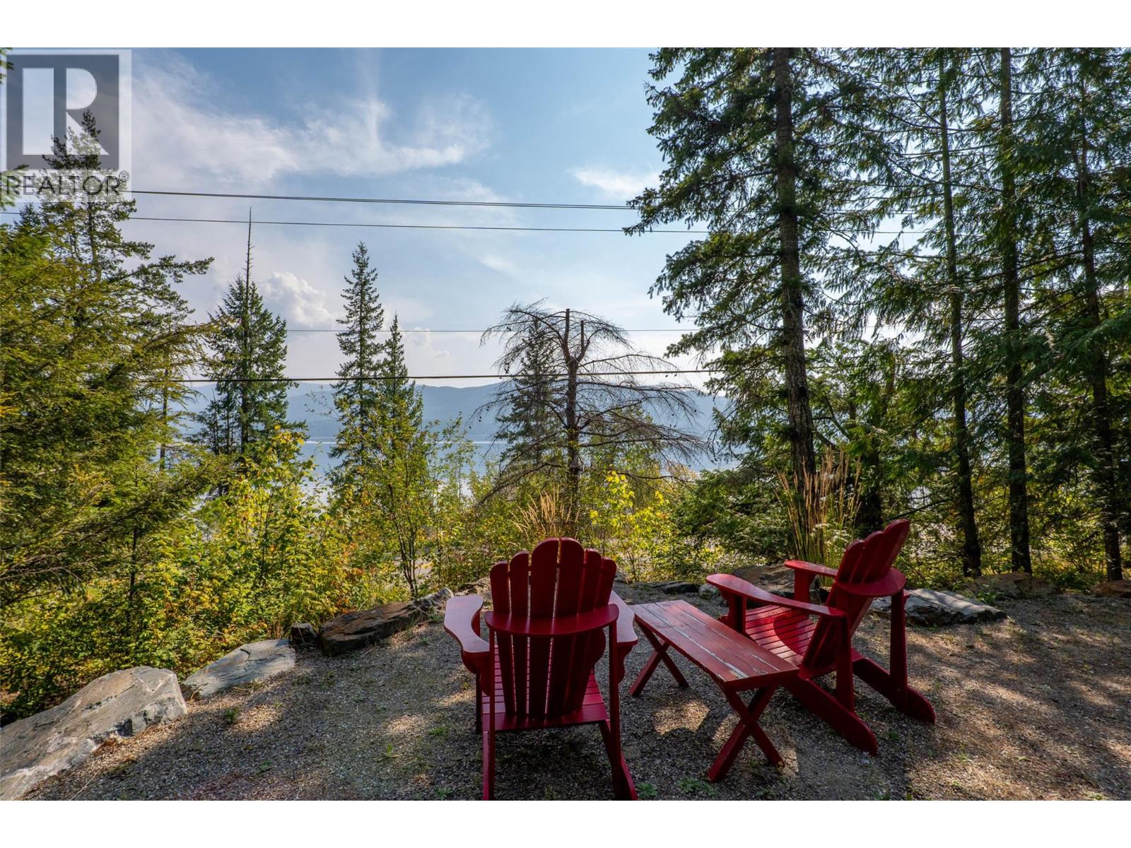 6677 Squilax-Anglemont Road, Magna Bay, British Columbia  V0E 1M7 - Photo 17 - 10396554