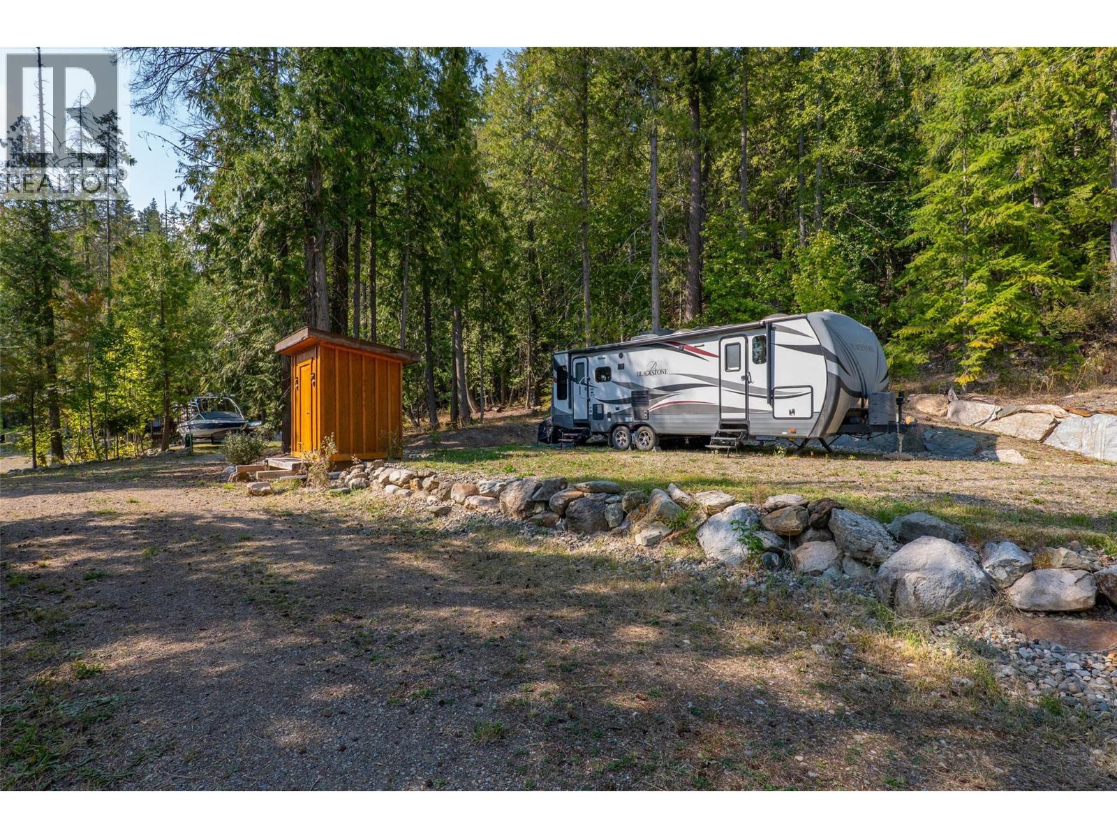 6677 Squilax-Anglemont Road, Magna Bay, British Columbia  V0E 1M7 - Photo 20 - 10396554