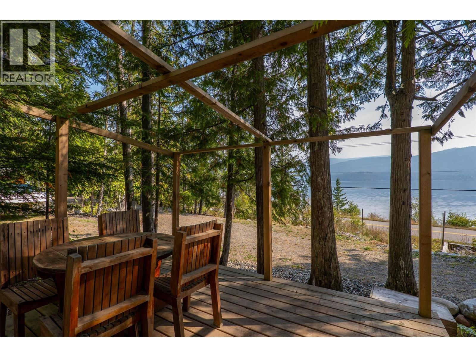 6677 Squilax-Anglemont Road, Magna Bay, British Columbia  V0E 1M7 - Photo 28 - 10396554