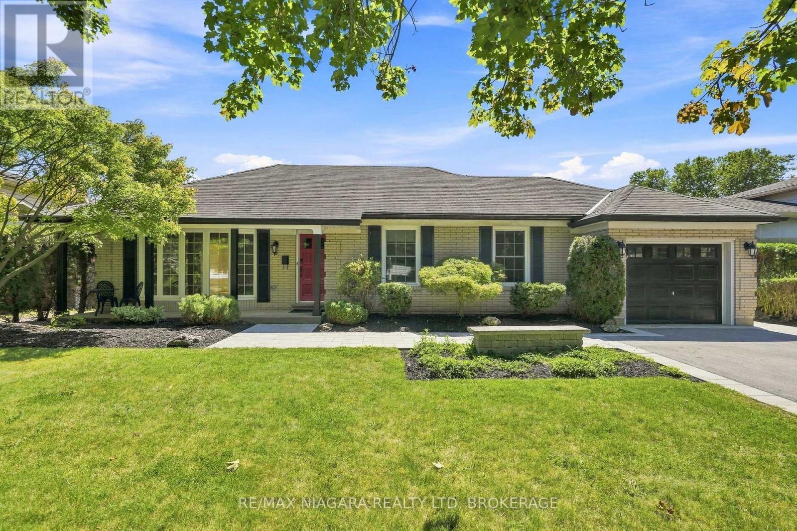 6 ROYAL OAK DRIVE, St. Catharines, Ontario