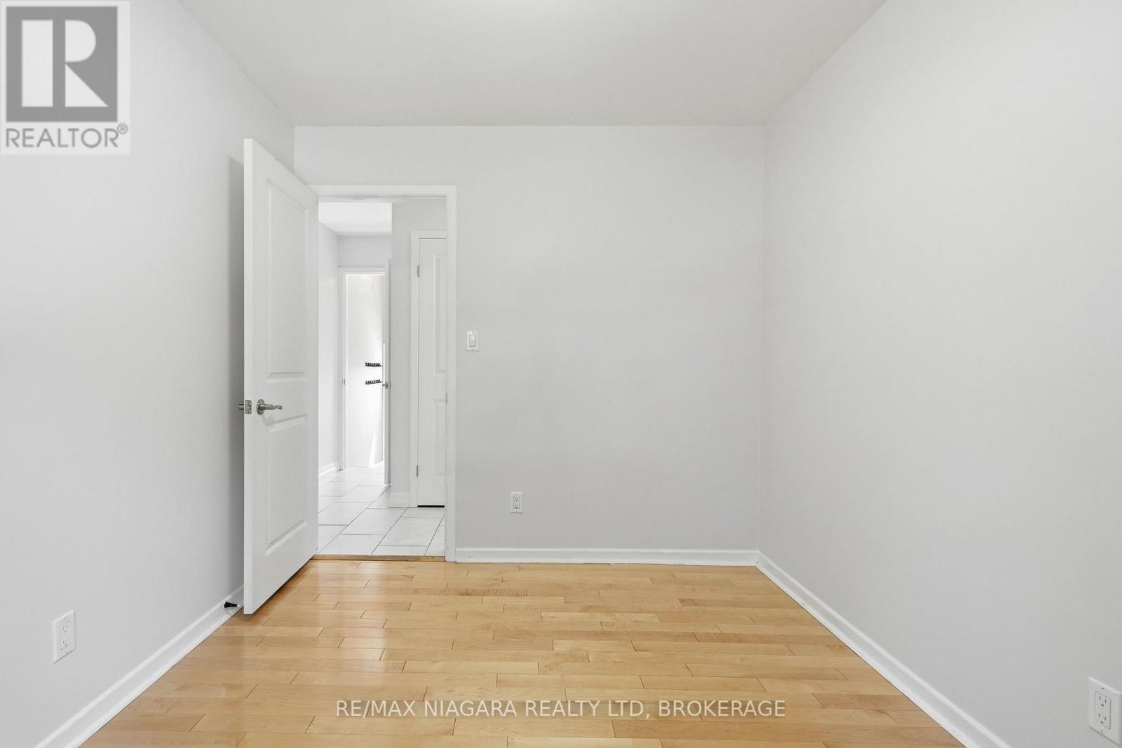 6 Royal Oak Drive, St. Catharines (Martindale Pond), Ontario  L2N 4B6 - Photo 15 - X13689562