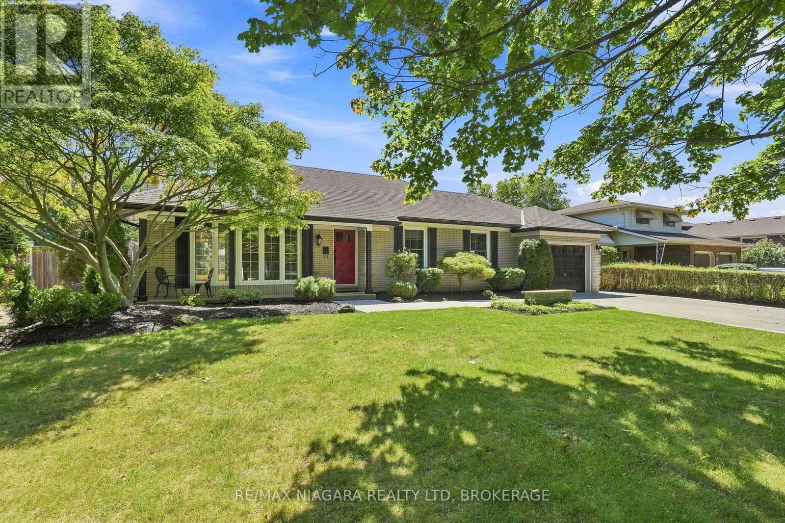 6 Royal Oak Drive, St. Catharines (Martindale Pond), Ontario  L2N 4B6 - Photo 2 - X13689562