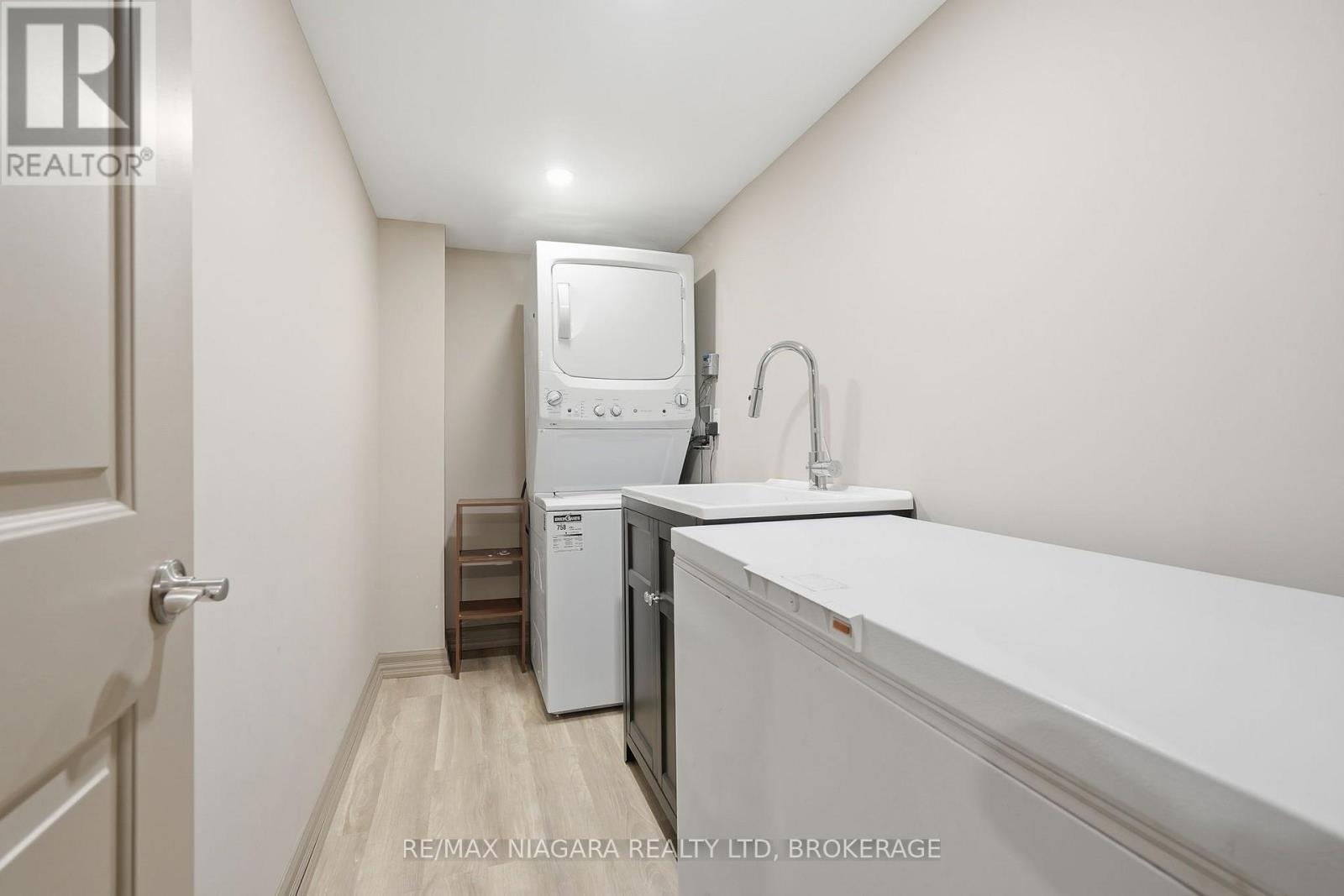 6 Royal Oak Drive, St. Catharines (Martindale Pond), Ontario  L2N 4B6 - Photo 31 - X13689562