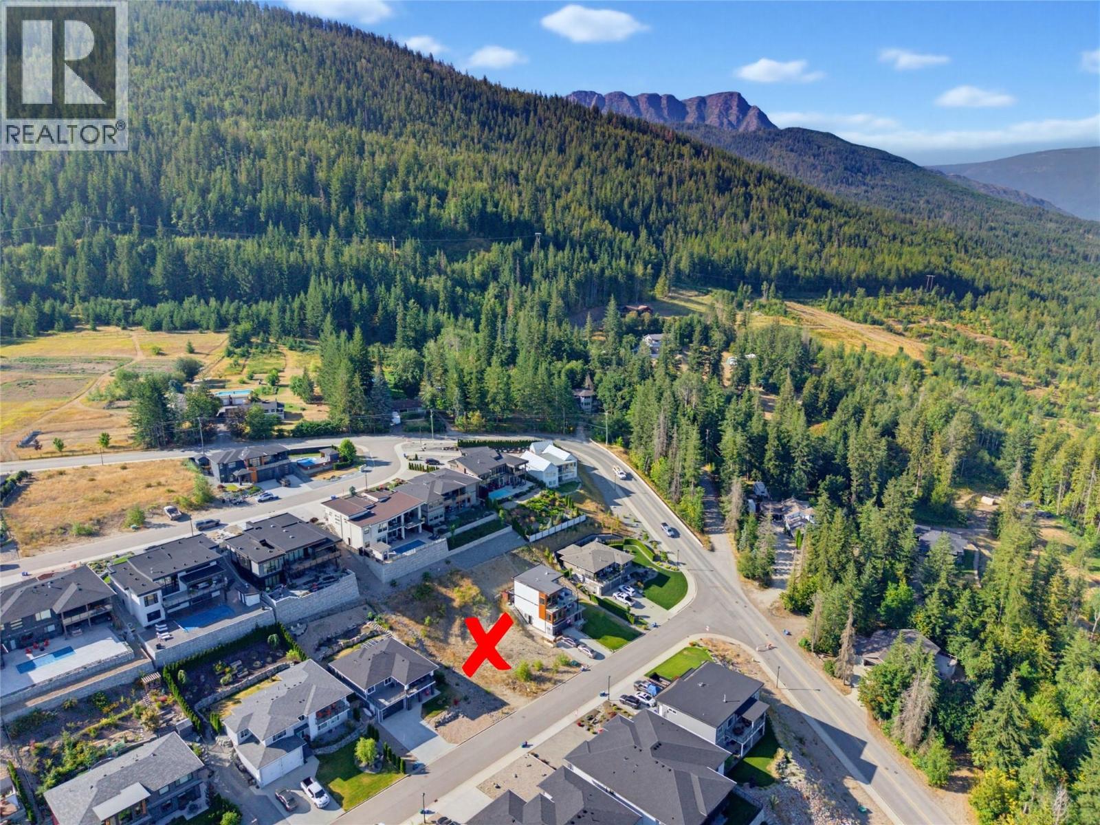 1040 17 Avenue SE, Salmon Arm, British Columbia  V1E 2C9 - Photo 3 - 10397524