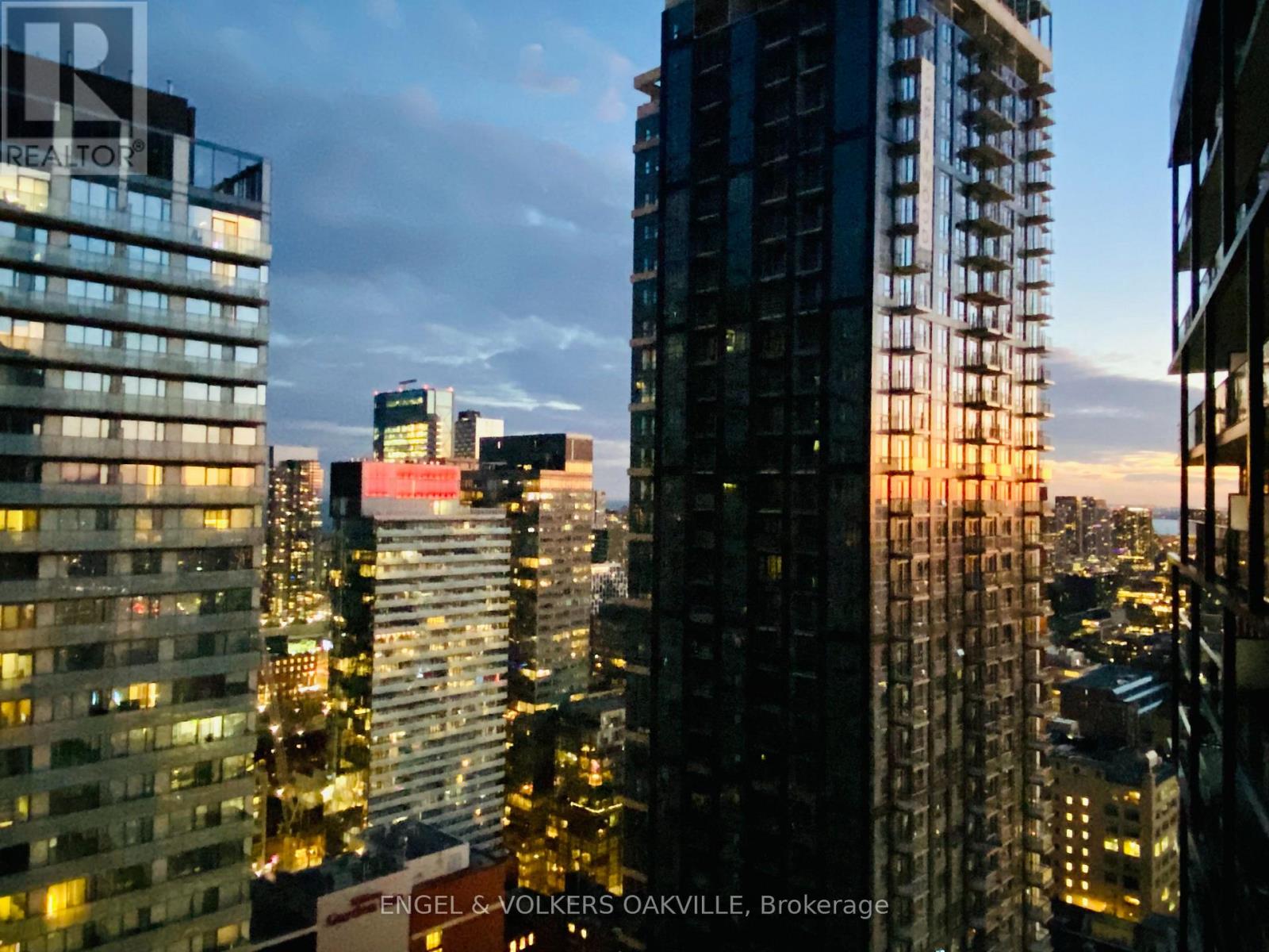 3310 - 125 PETER STREET, Toronto, Ontario