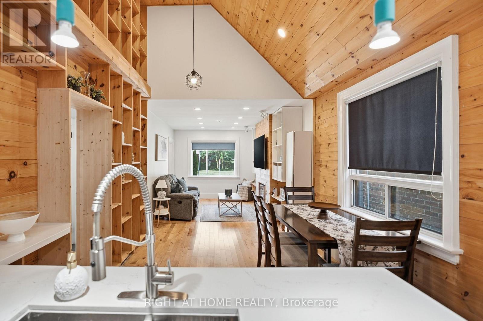 494 Donlands Avenue, Toronto, Ontario M4J 3S6 - Photo 15 - E13689546