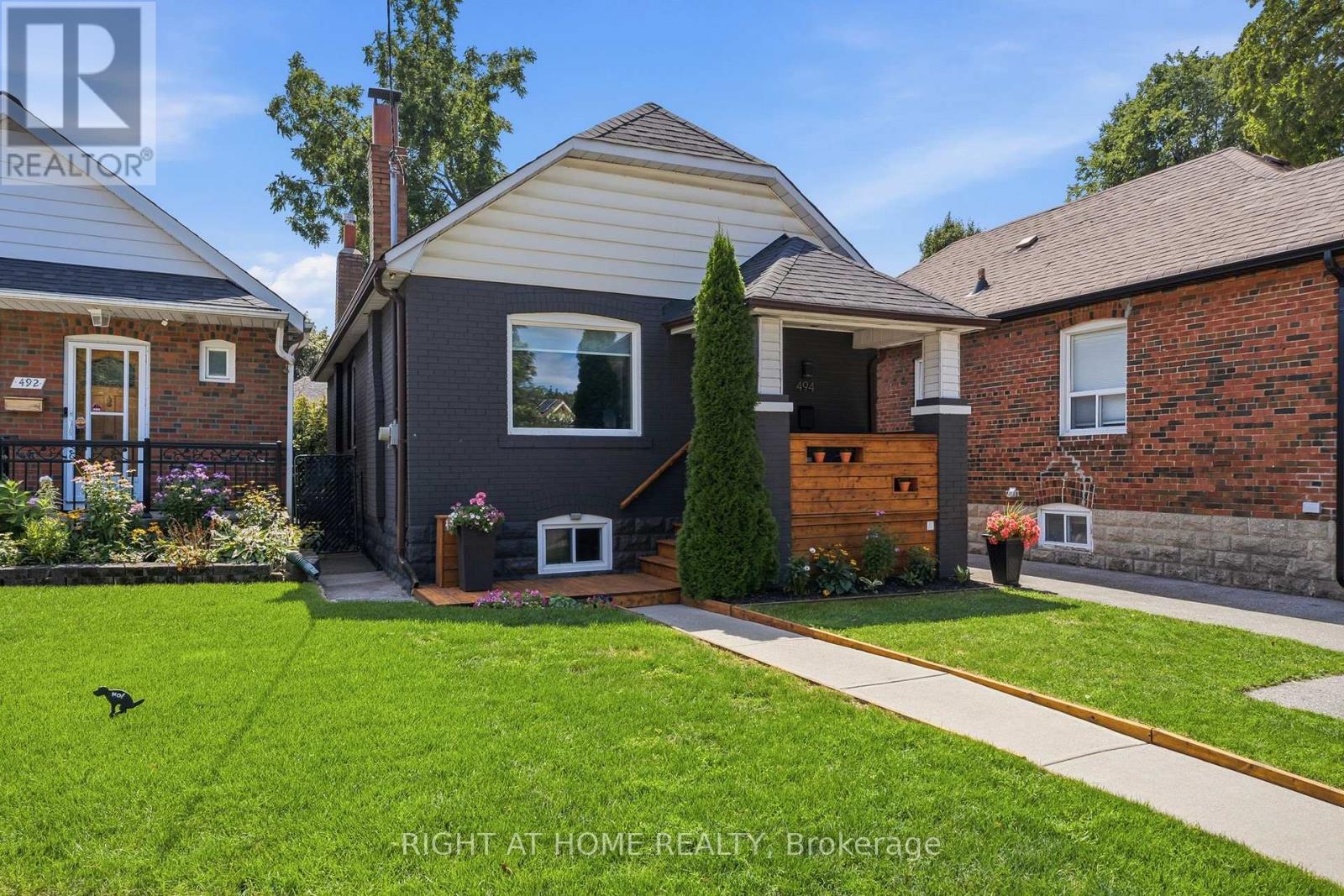 494 Donlands Avenue, Toronto, Ontario M4J 3S6 - Photo 2 - E13689546