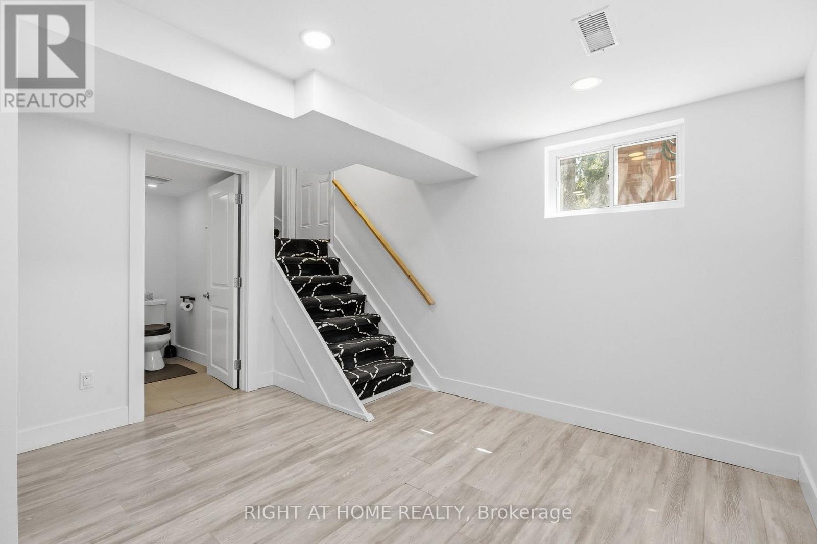 494 Donlands Avenue, Toronto, Ontario M4J 3S6 - Photo 25 - E13689546
