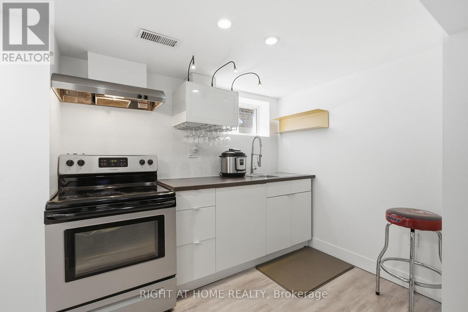 494 Donlands Avenue, Toronto, Ontario M4J 3S6 - Photo 29 - E13689546