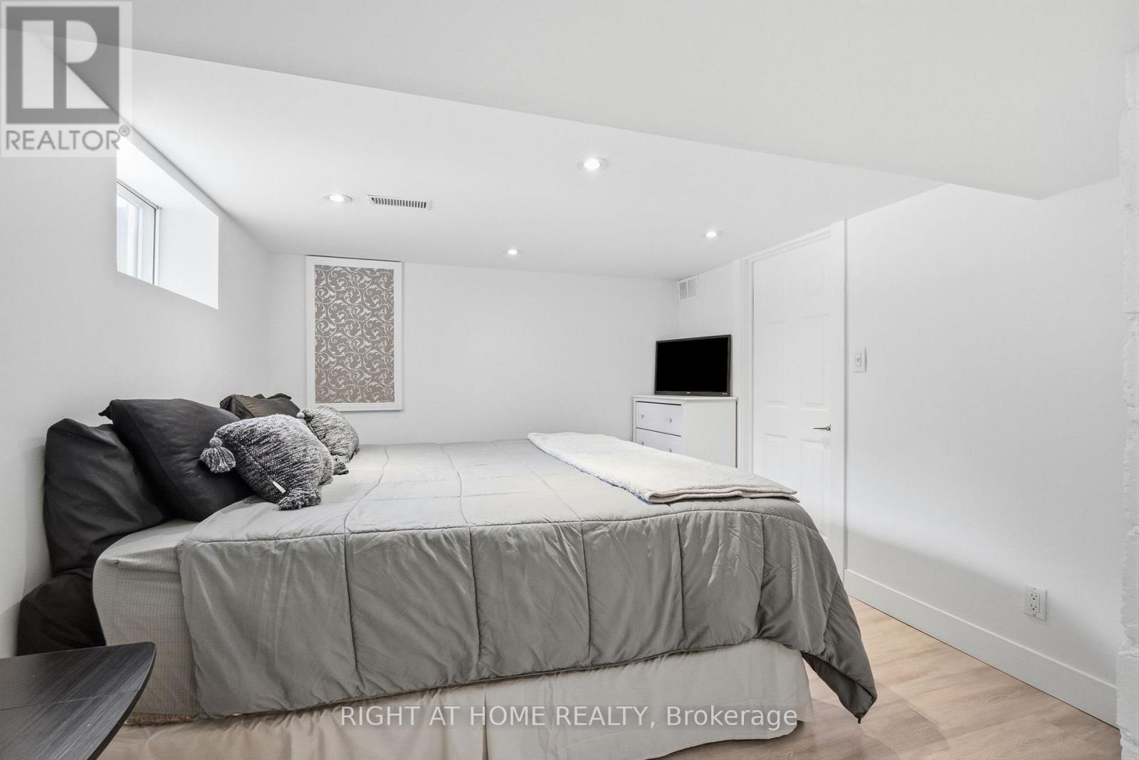 494 Donlands Avenue, Toronto, Ontario M4J 3S6 - Photo 31 - E13689546
