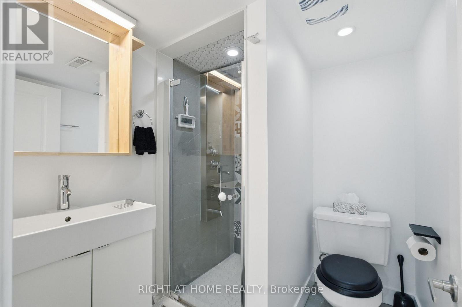 494 Donlands Avenue, Toronto, Ontario M4J 3S6 - Photo 33 - E13689546