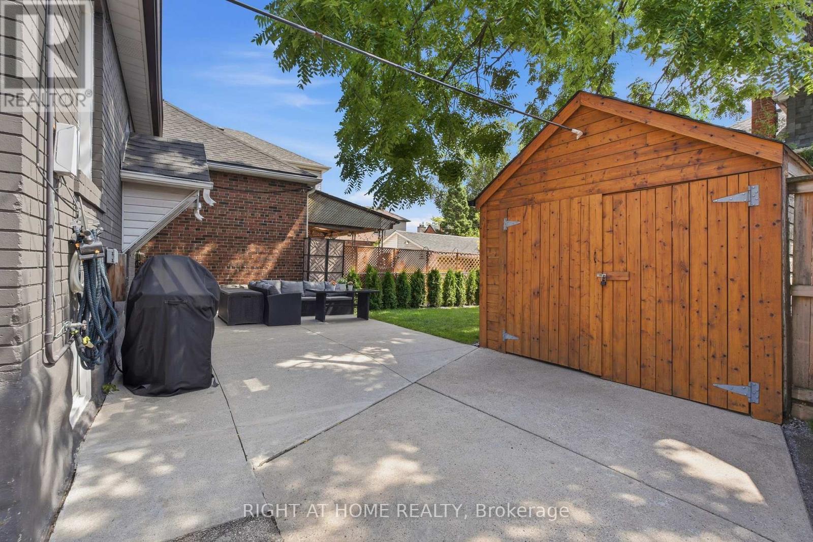 494 Donlands Avenue, Toronto, Ontario M4J 3S6 - Photo 37 - E13689546