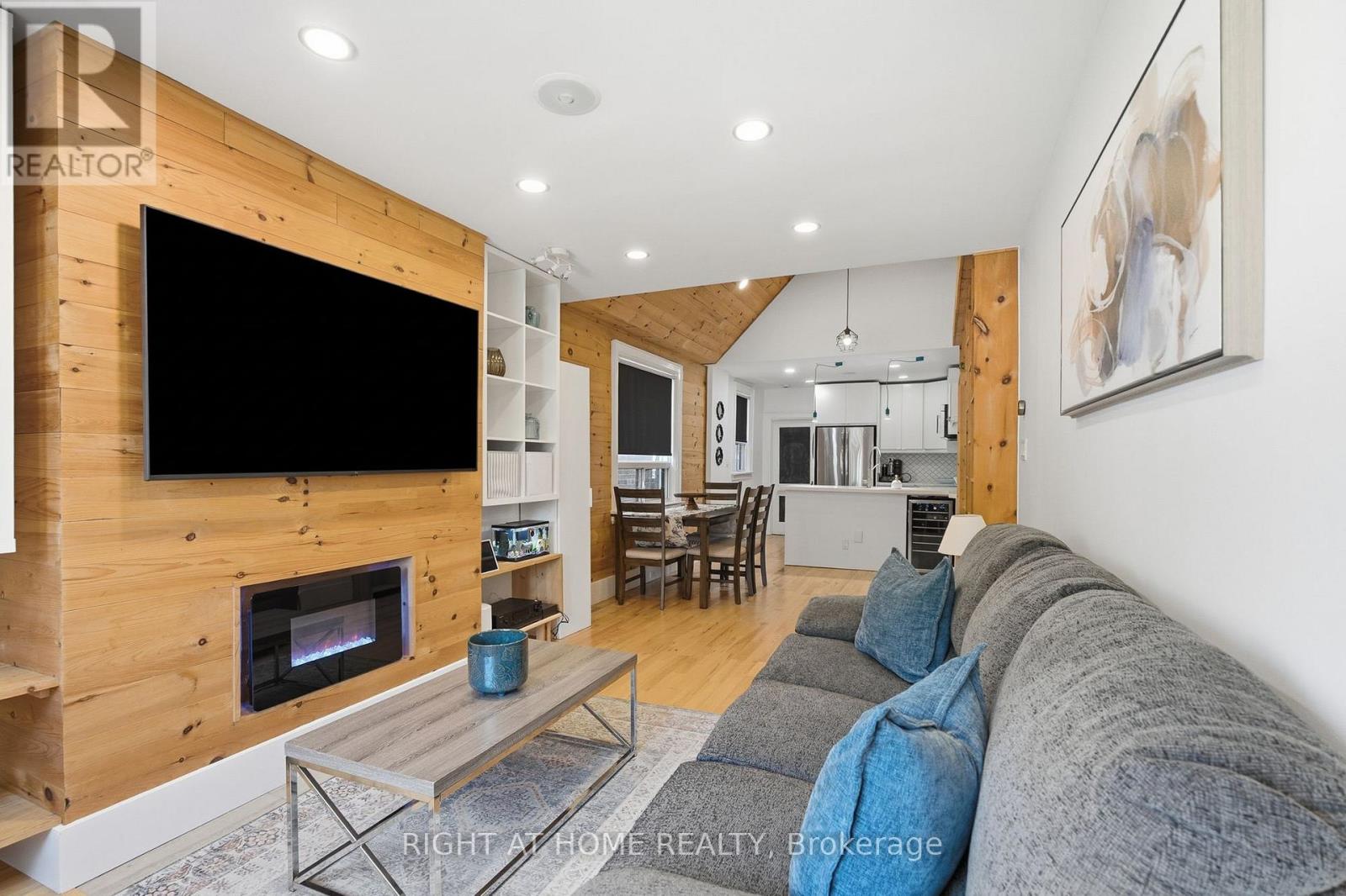 494 Donlands Avenue, Toronto, Ontario M4J 3S6 - Photo 6 - E13689546